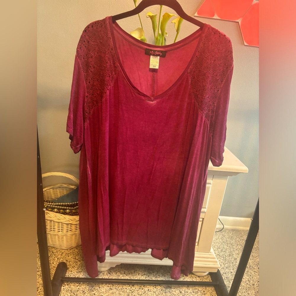 Ladies plus a line top